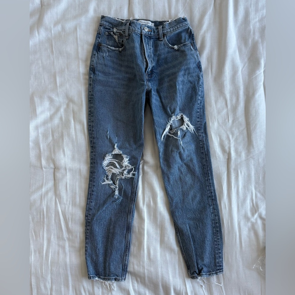 Abercrombie & Fitch High Rise Mom Jean 28 6L Ripped Distressed Medium Wash